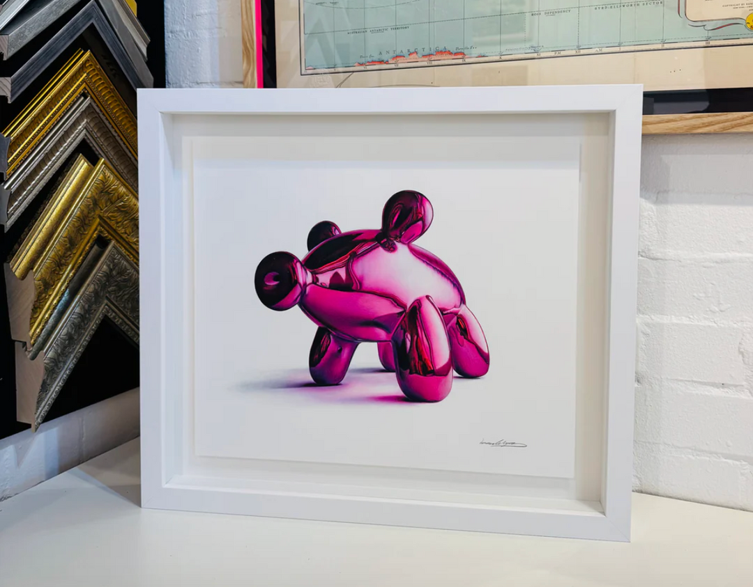 DRAWN TO REFLECTiON: HANNAH LiPSEY’S iNCREDiBLE PENCiL DRAWiNGS.