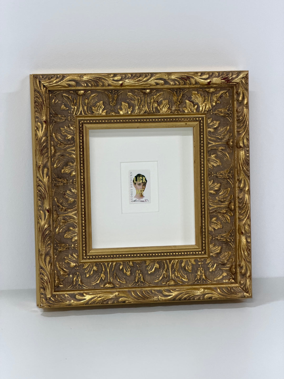 LiCK ME STAMP - GOLD