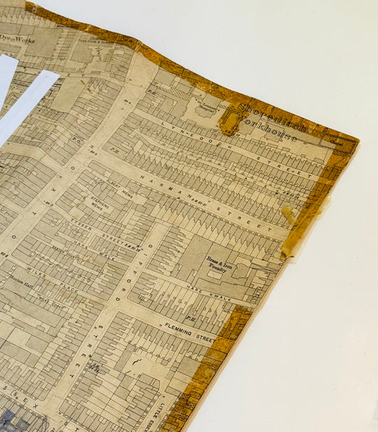 LONDON iS ALWAYS A GOOD iDEA WHiTE - LARGE ViNTAGE MAPS