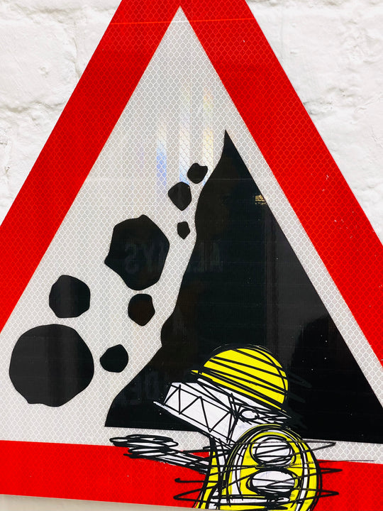 TRiANGLE SiGN