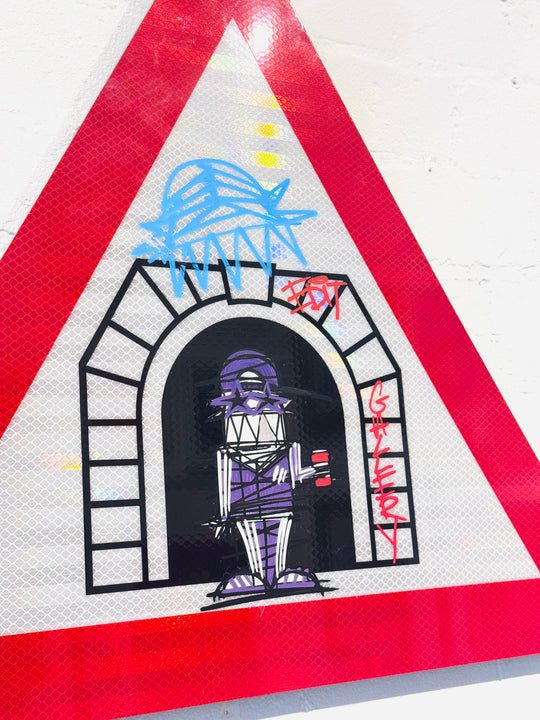 TRiANGLE SiGN