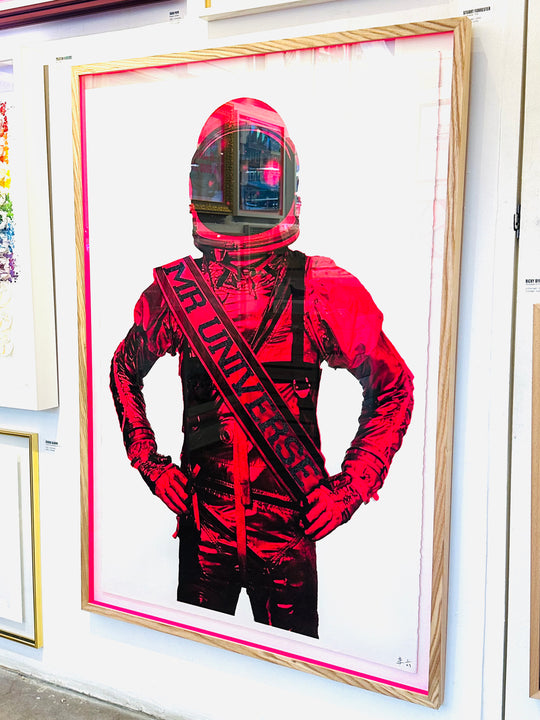 MR UNiVERSE (PiNK)